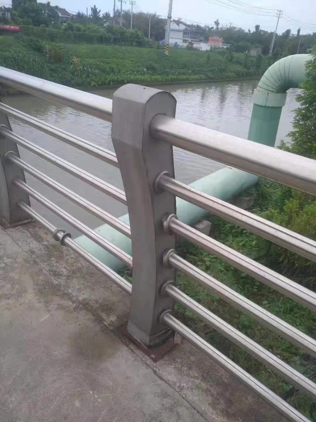 道路护栏